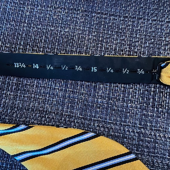 Lands’ End Bow Tie - Picture 3 of 5